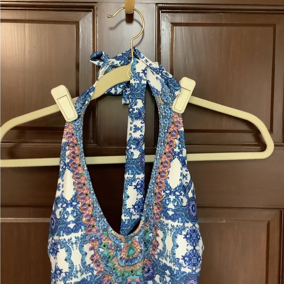 VENUS swim suit gently used size 8 Blanc V Neck style - Picture 5 of 6